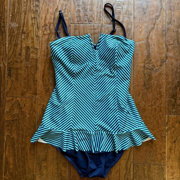 Spanx One Piece Bathing Suit Lightly Lined Cups Womens Size 6 Adjustable Straps - Picture 1 of 10